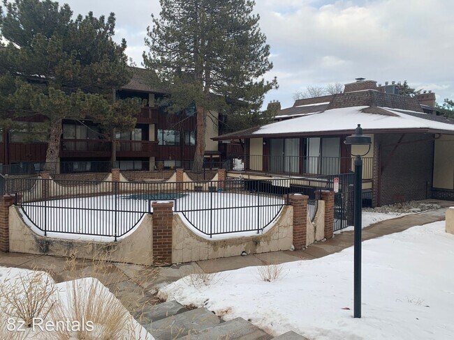 Building Photo - 2 br, 2 bath House - 500 Manhattan Dr #B9