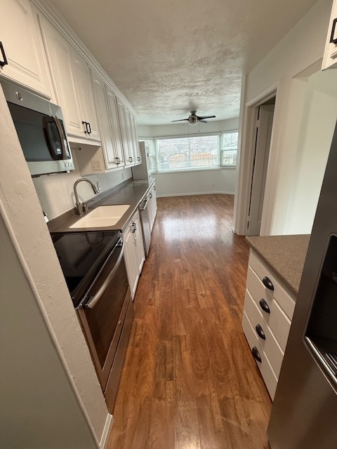 Building Photo - 2727 E Louise Ave