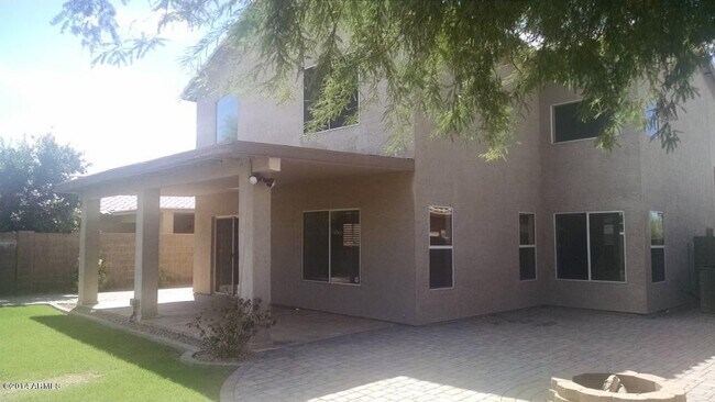 Foto del edificio - 1137 S Larkspur St
