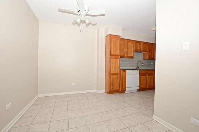 Foto del edificio - 5724 W 111th St