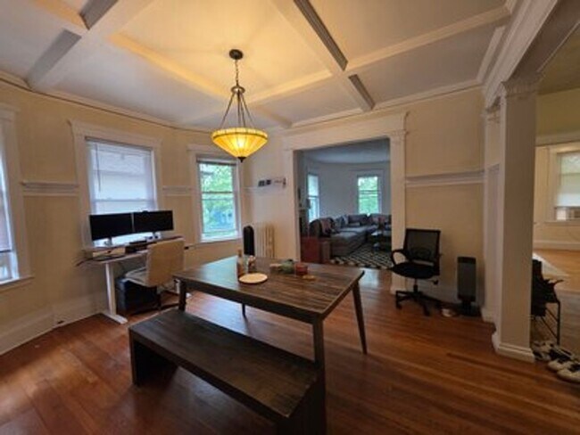 Foto del edificio - Spacious 3 Bed Right in the heart of Washington Square! Close to the C line