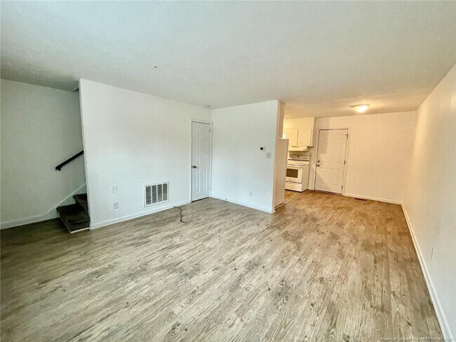 Foto del edificio - 820 Pilot Ave