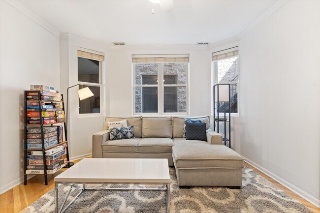 Foto del edificio - 2849 N Southport Ave
