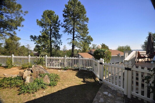Building Photo - 2057 W. Heavenly Place