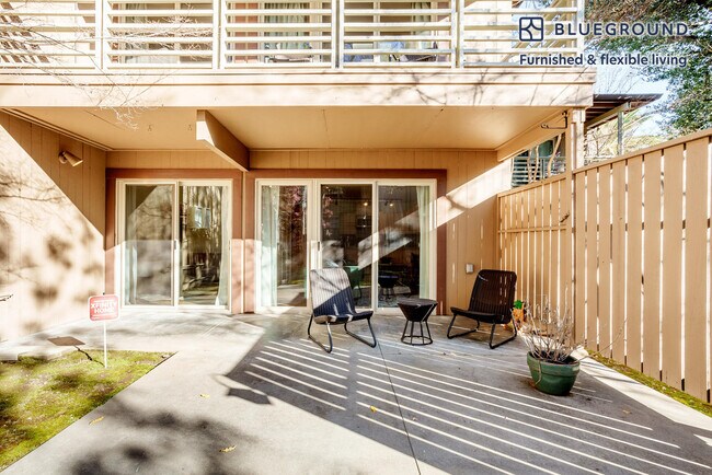 Foto del edificio - 580 Channing Ave