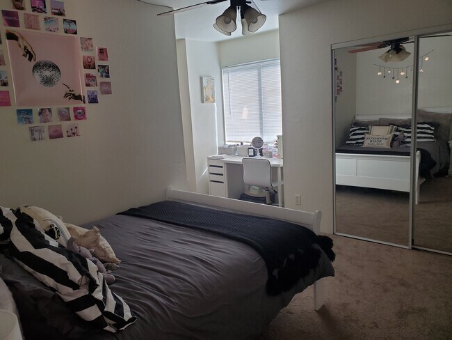 Building Photo - 1728 N Santa Rita Ave