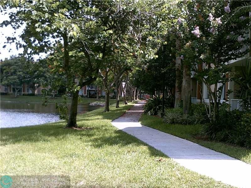 Foto del edificio - 3854 Lyons Rd