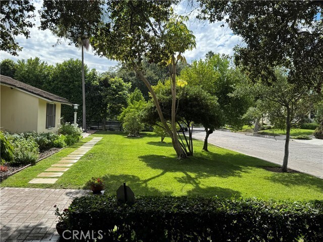 Foto del edificio - 520 Winthrop Rd