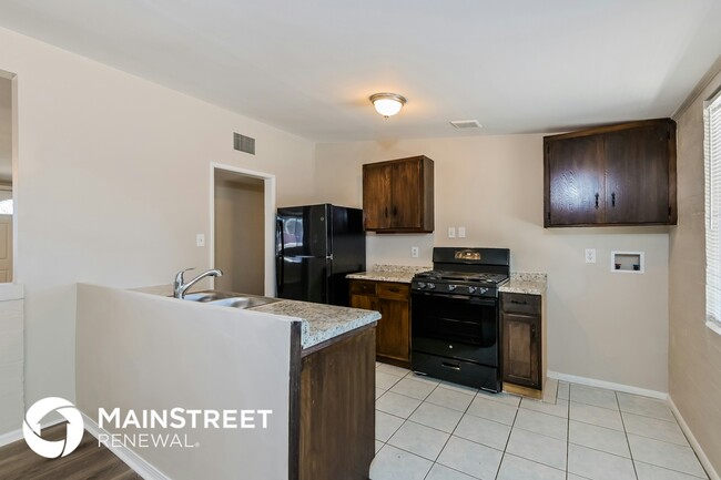 Building Photo - 1733 S Avenida Regulo