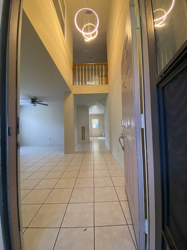 Foto del edificio - 8915 Weyburn Grove Dr