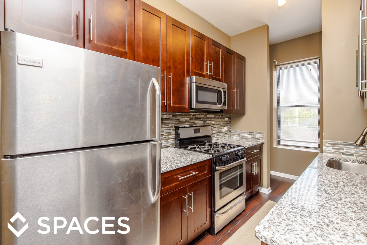 Foto principal - 1657 N Halsted St