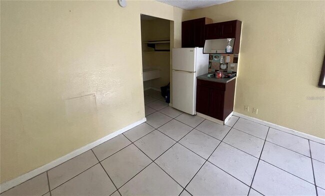 Building Photo - 7900 S Orange Blossom Trail