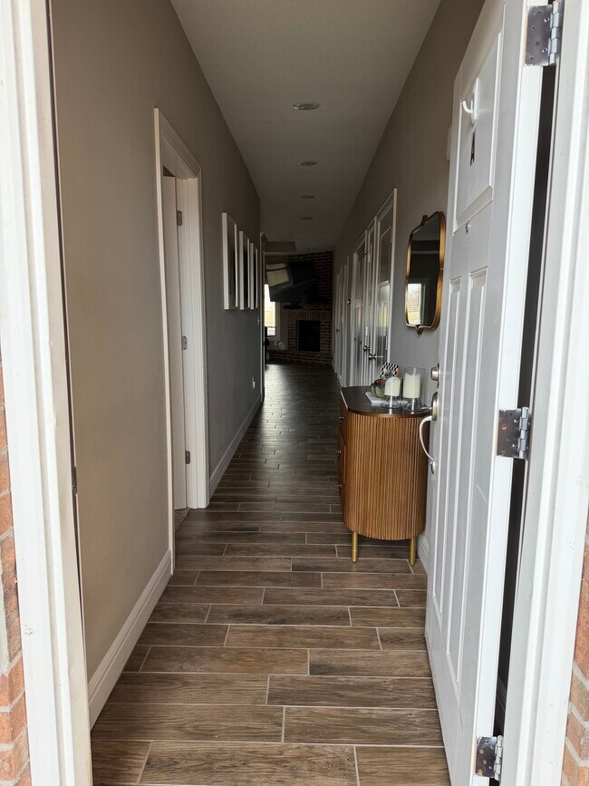 Foto del edificio - 630 W Clark St