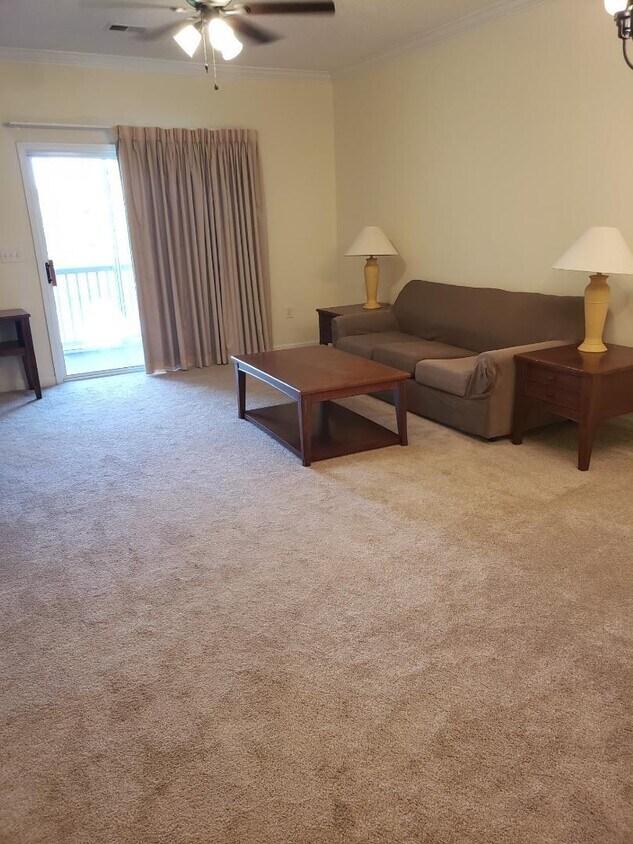 Building Photo - 332 Kiskadee Loop