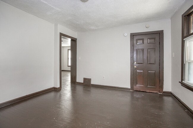 Building Photo - 9005 Union