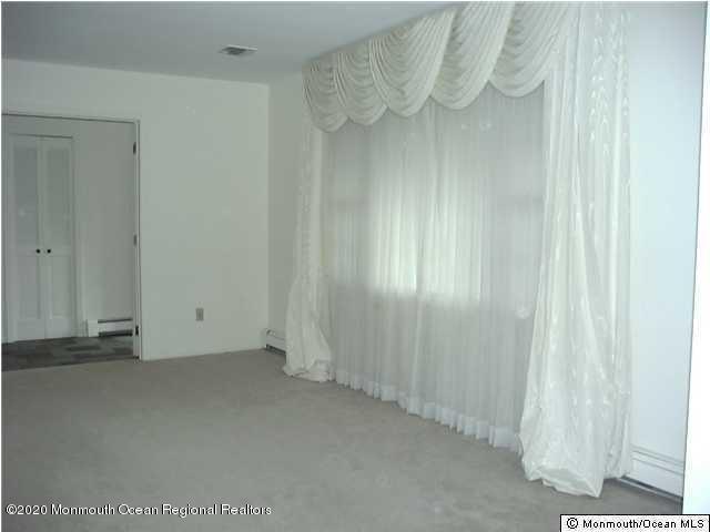 Foto del edificio - 298 Middle Rd