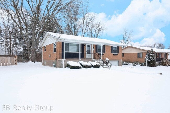 Building Photo - 3 br, 1.5 bath House - 8866 Brittany Dr.