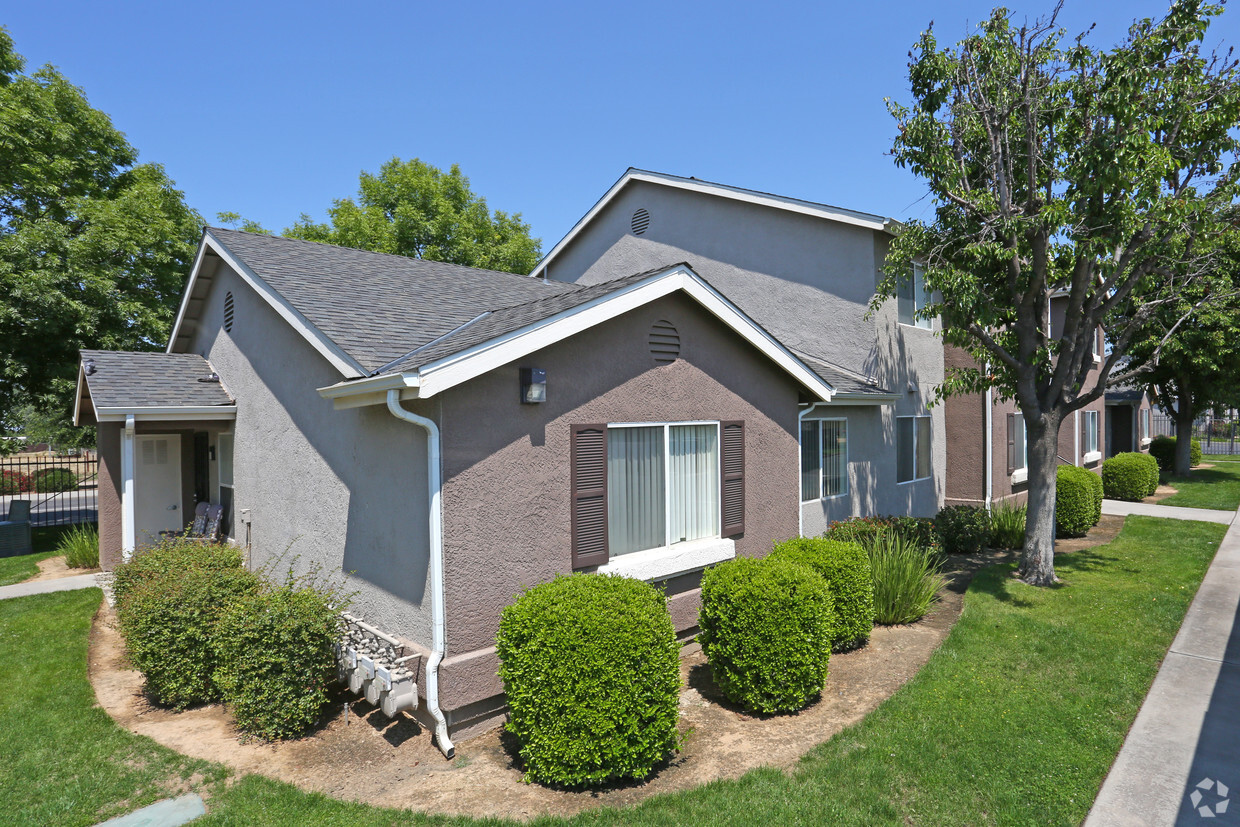 Primary Photo - Lakewood Terrace Apartments