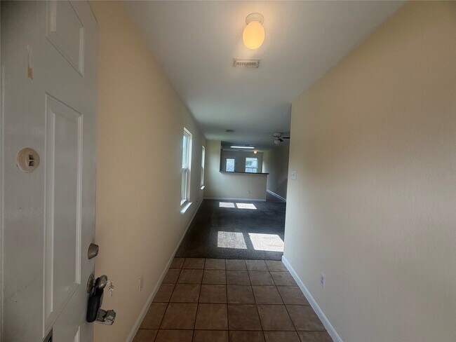 Foto del edificio - 8103 Forest Glen Dr