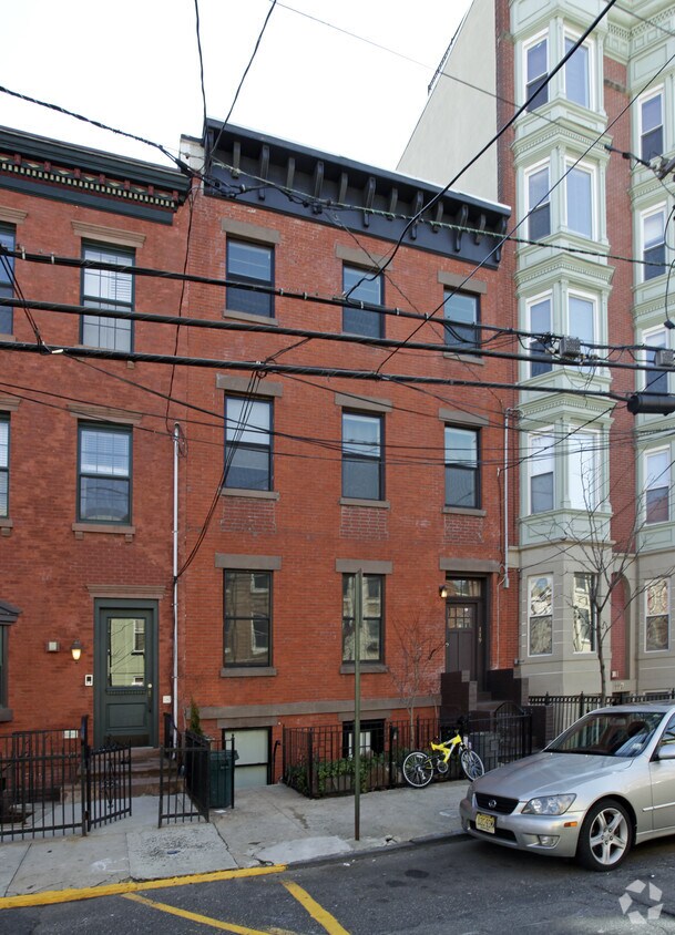 Primary Photo - 119 Bloomfield St