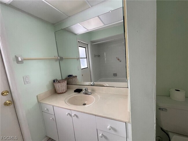 Foto del edificio - 130 SE 44th St