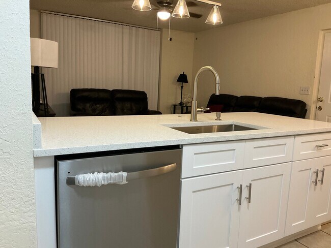 Foto del edificio - 13545 Eagle Ridge Dr