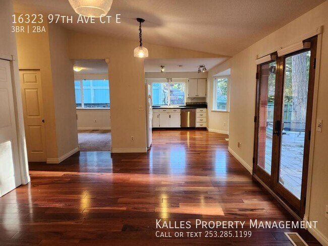 Building Photo - Beautiful 3 Bed 2 Bath Rambler in Puyallup