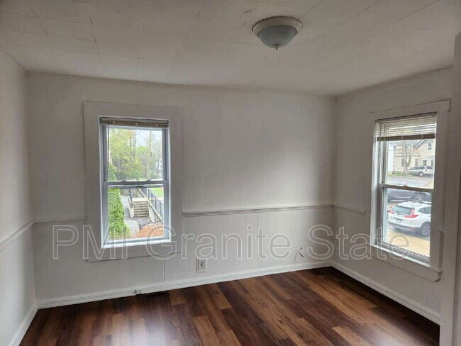 Building Photo - 10A Beacon St