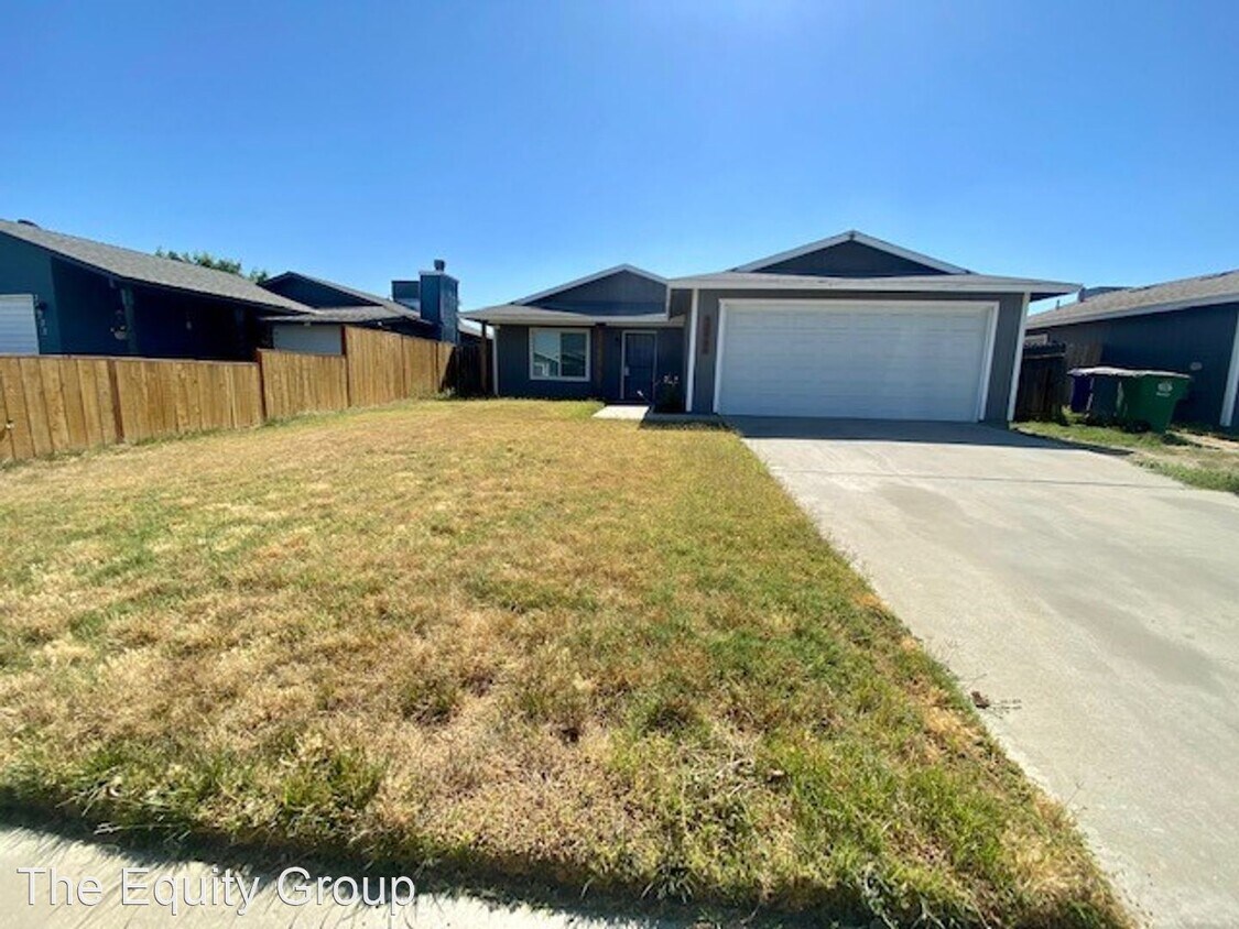 Primary Photo - 4 br, 2 bath House - 30966 Rd 71