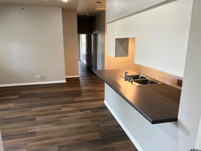 Foto del edificio - 19048 FM 2493