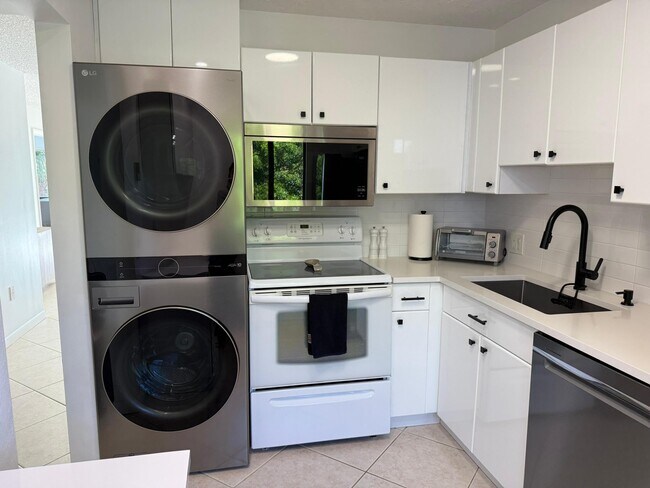 Foto del edificio - 4266 Deste Ct