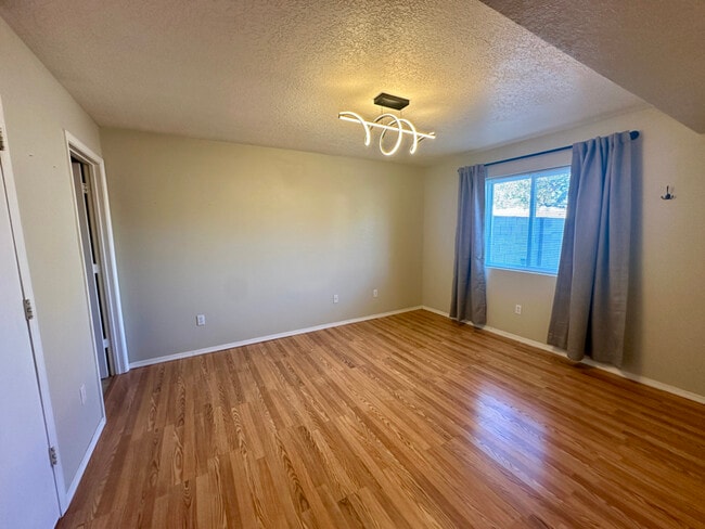 Building Photo - 11309 Miravista Pl SE