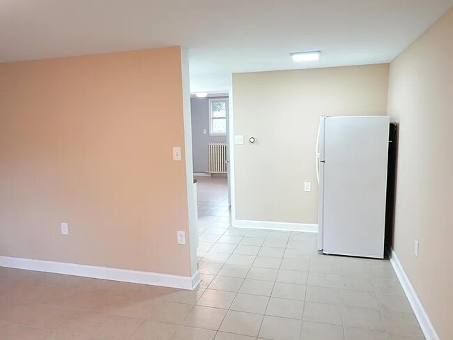 Building Photo - 910 Kennebec Ave