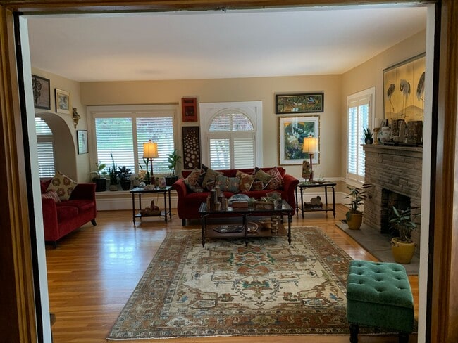 Building Photo - 1650 Portola Dr