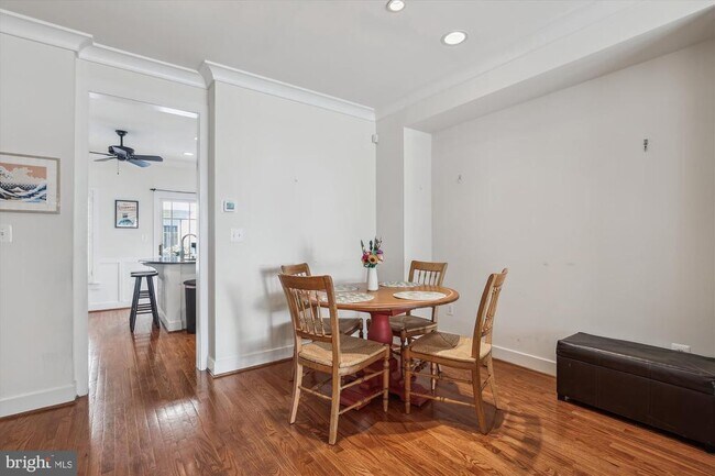 Building Photo - 1107 N Fillmore St