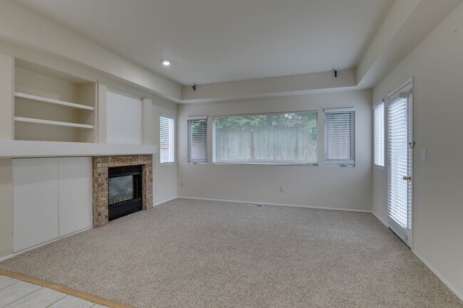 Building Photo - KLAHANIE Rental Home Available in August!