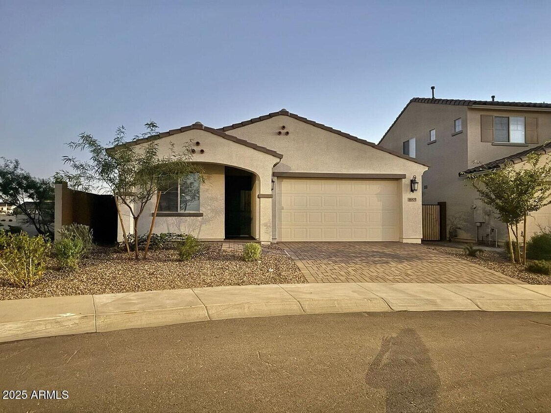 Foto principal - 8905 W Orange Dr