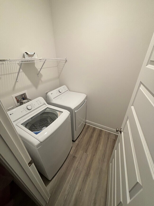 Building Photo - 622 Hancock Way