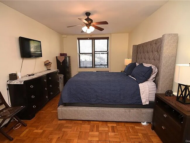 Foto del edificio - 575 Bronx River Pkwy