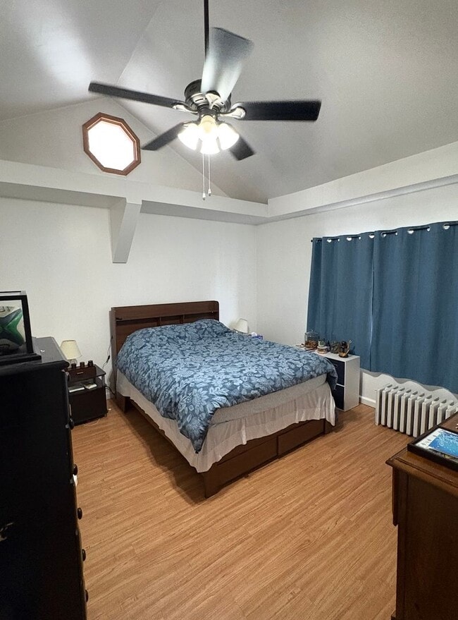 Building Photo - Newly Renovated - South Side Flats