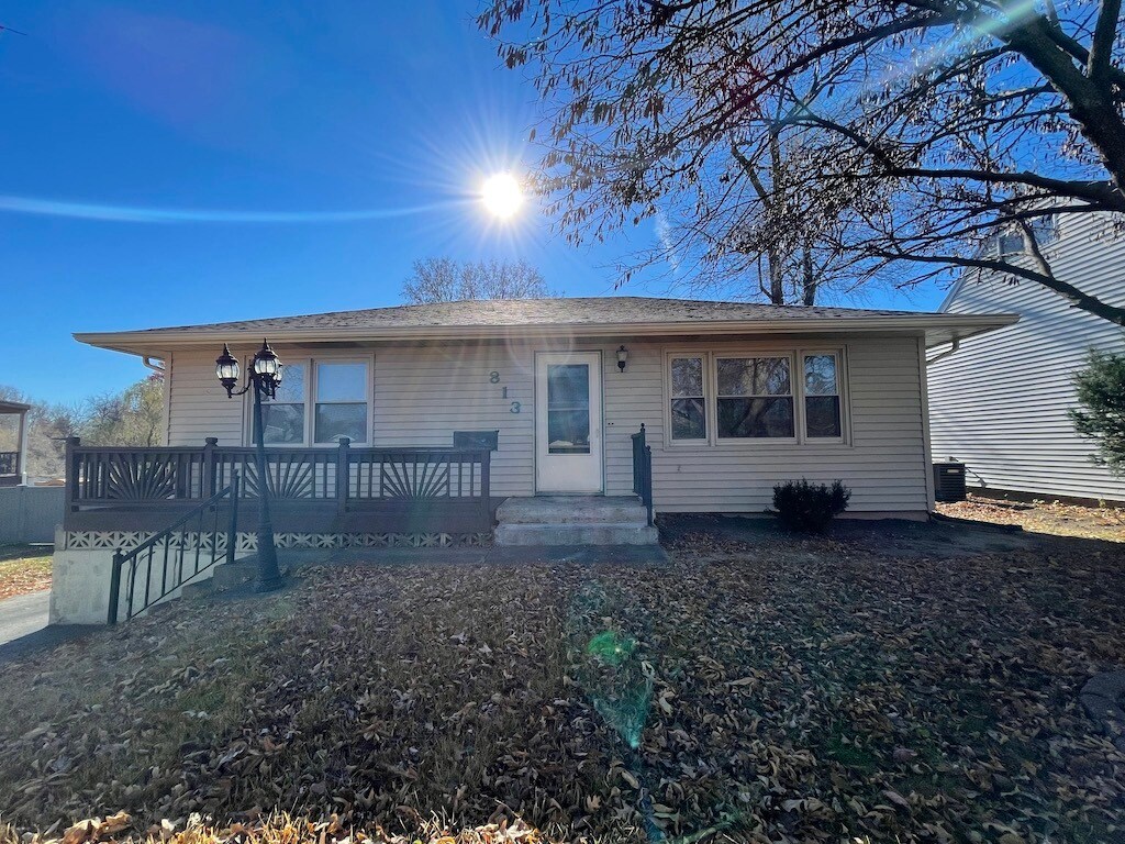 813 E Devon St, Independence, MO 64055 House Rental in Independence