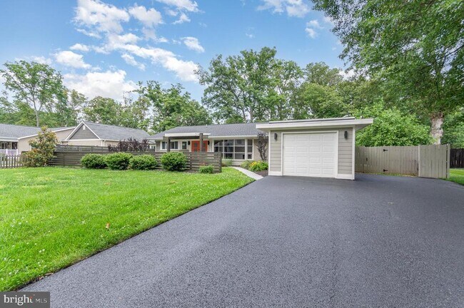 Building Photo - 7737 Schelhorn Rd