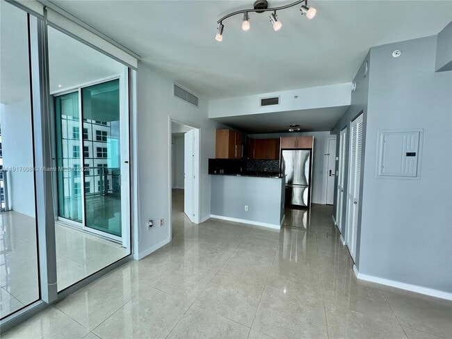 Building Photo - 300 S Biscayne Blvd