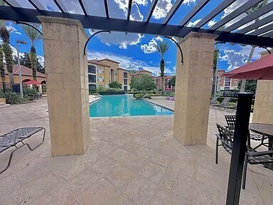 Foto del edificio - 6169 Metrowest Blvd