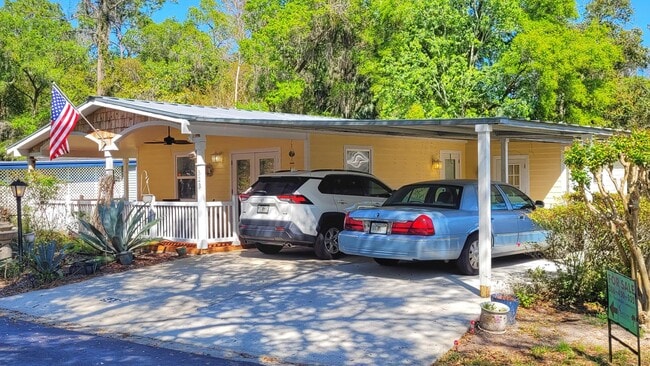 Building Photo - 523 Leaf Cir