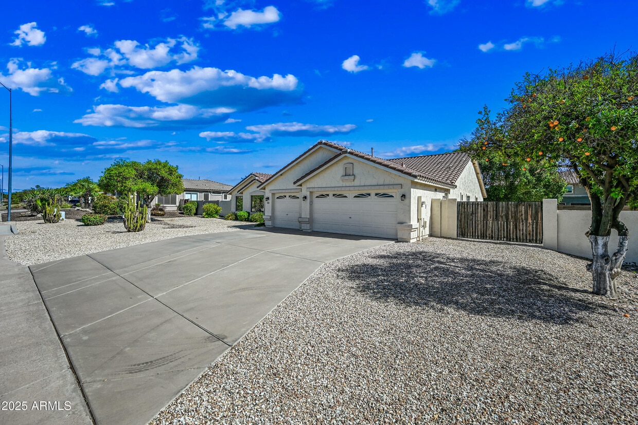 Primary Photo - 4463 E Downing Cir