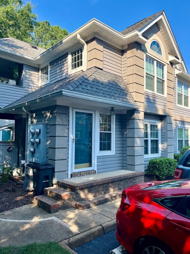 Primary Photo - End Unit Condo in Les Chateaux