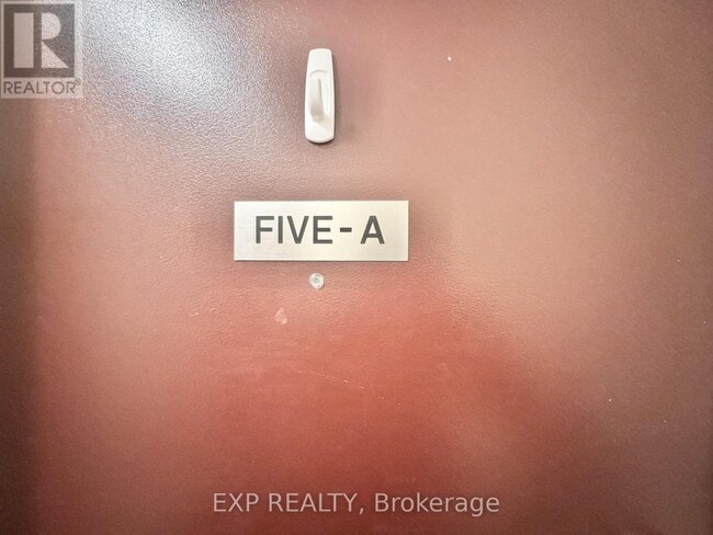 Building Photo - 25 Paisley Blvd E