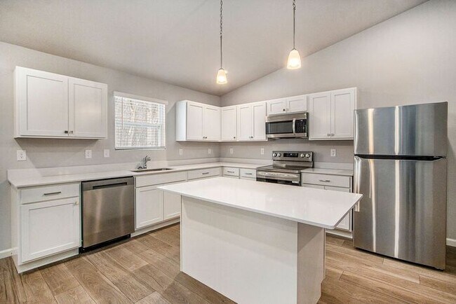 Foto del edificio - 7335 Montego Bay St