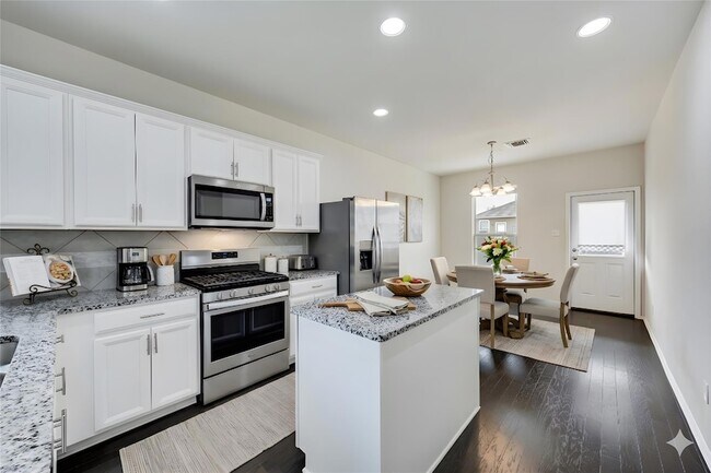 Foto del edificio - 524 Coffee Berry Dr